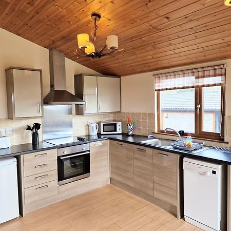 Lomond 5 With Private Hot Tub - Fife - Loch Leven - Lomond Hills - Pet Friendly Villa Kelty Exteriör bild