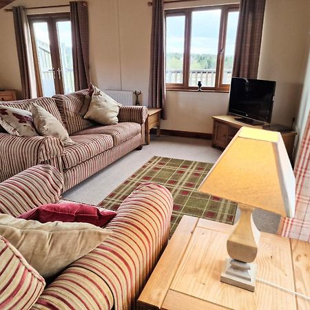 Lomond 5 With Private Hot Tub - Fife - Loch Leven - Lomond Hills - Pet Friendly Villa Kelty Exteriör bild