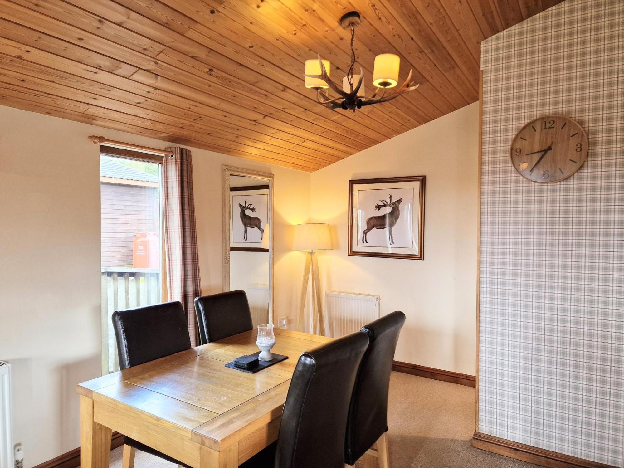Lomond 5 With Private Hot Tub - Fife - Loch Leven - Lomond Hills - Pet Friendly Villa Kelty Exteriör bild