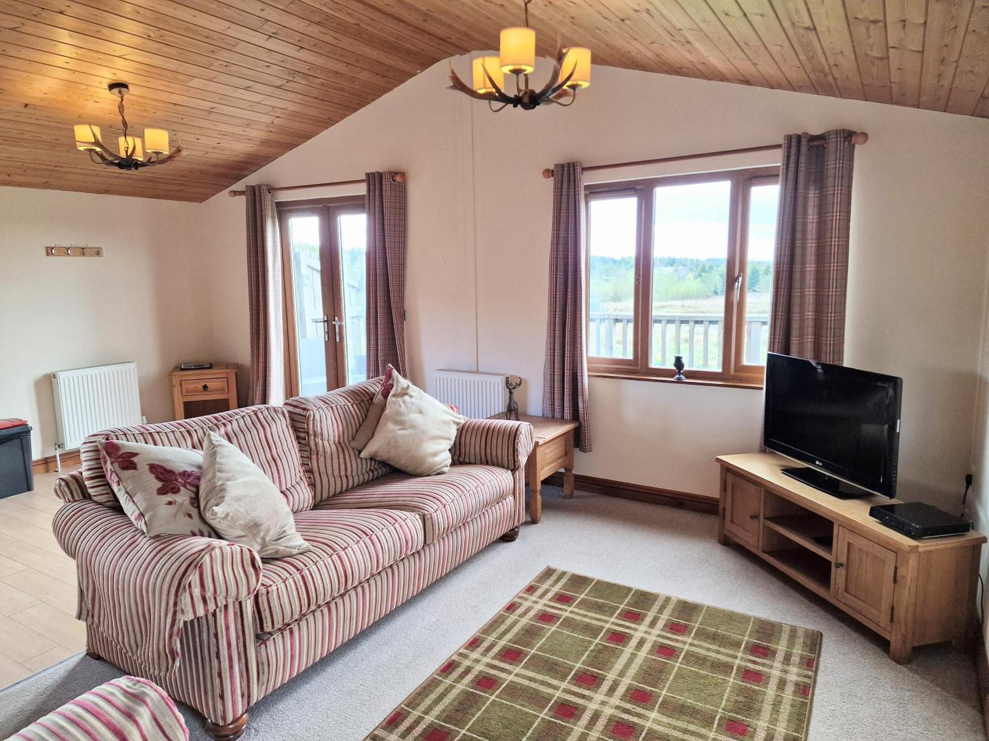 Lomond 5 With Private Hot Tub - Fife - Loch Leven - Lomond Hills - Pet Friendly Villa Kelty Exteriör bild