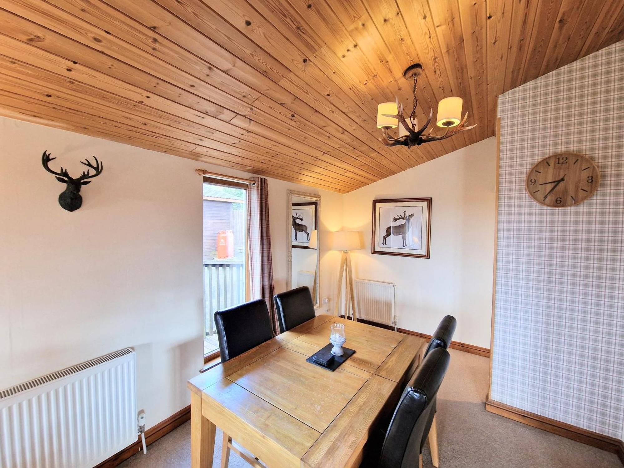 Lomond 5 With Private Hot Tub - Fife - Loch Leven - Lomond Hills - Pet Friendly Villa Kelty Exteriör bild