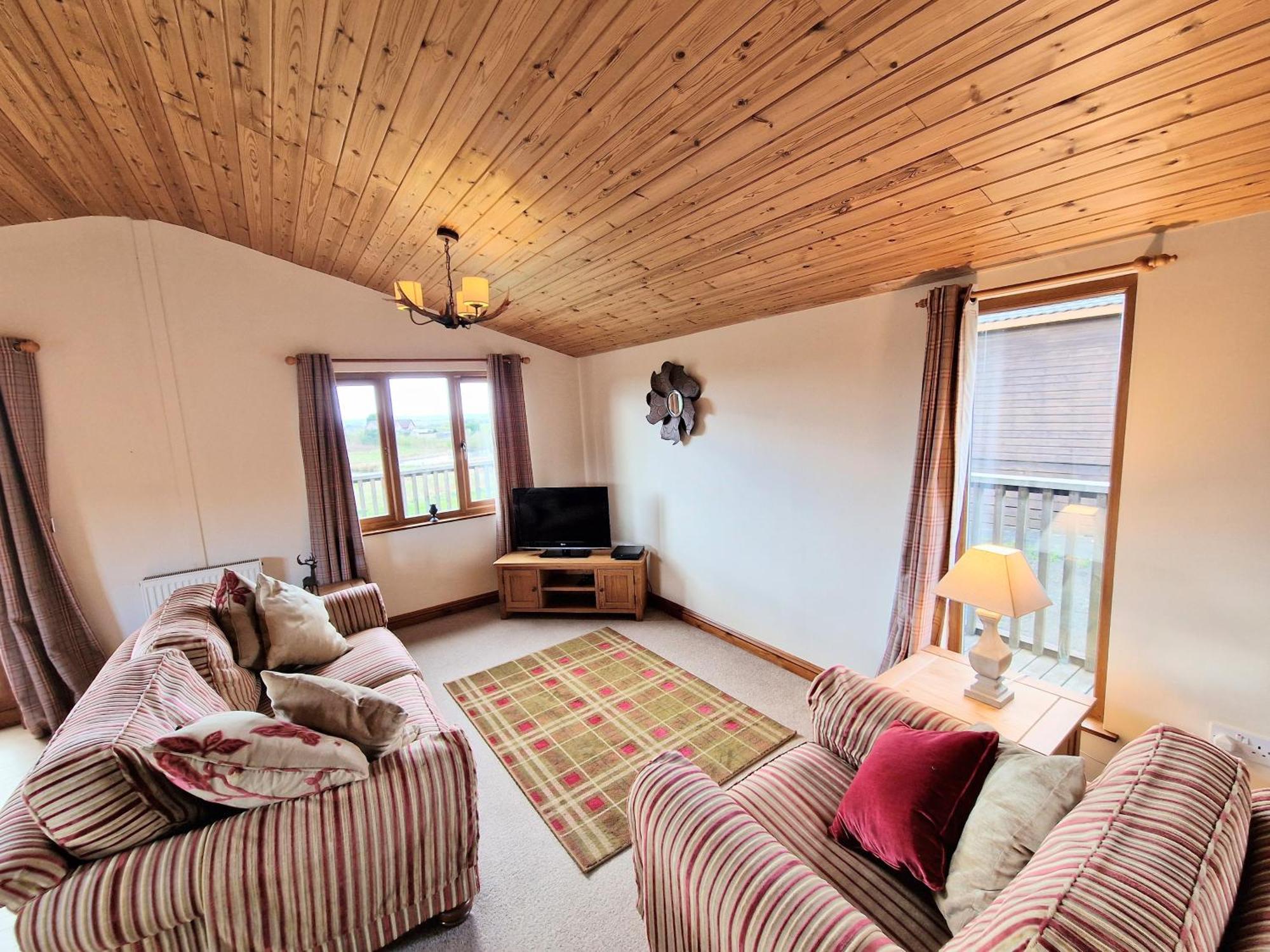 Lomond 5 With Private Hot Tub - Fife - Loch Leven - Lomond Hills - Pet Friendly Villa Kelty Exteriör bild